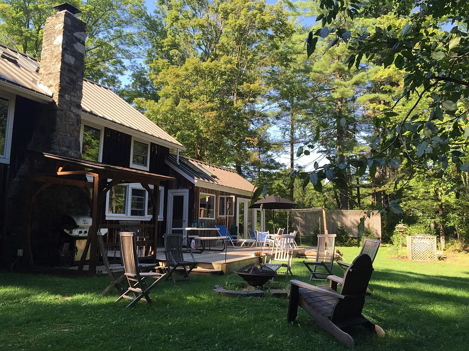 89 Farnum Rd