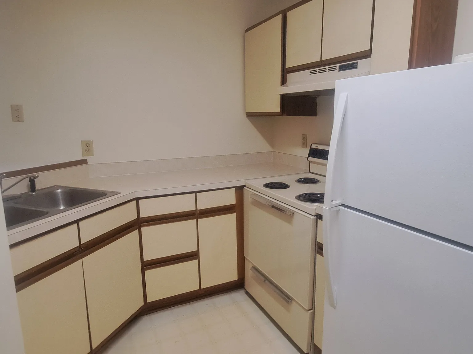 2 bed, $900 — Photo 3