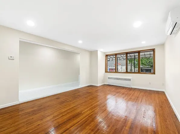 185 Oxford Street image 3 of 11