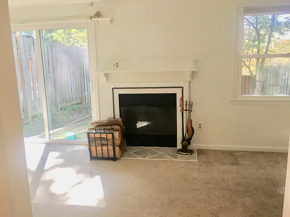 112 Sharpstead Ln