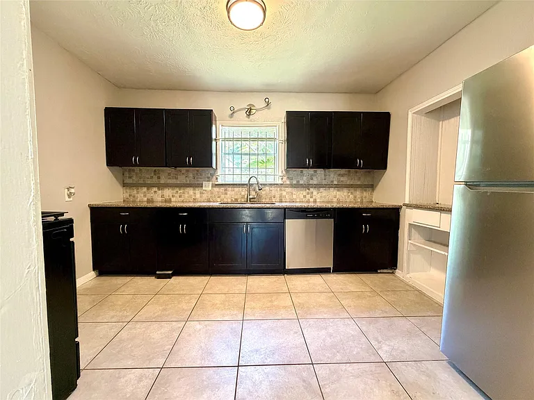 7120 Goforth St — Photo 7