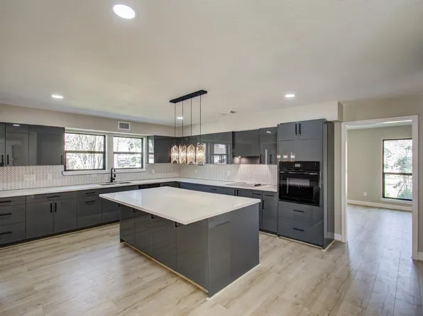 15619 Winding Moss Dr, Houston, TX 77068