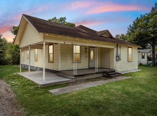 400 E Travis St, Mexia, TX 76667