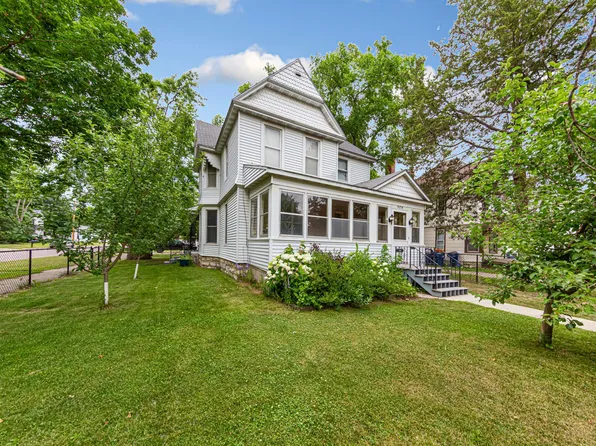 904 Central Ave N, Faribault, MN 55021