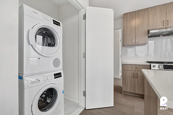 Rented by REZI | media 16