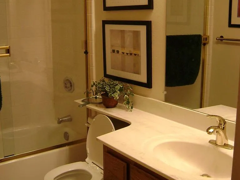 Upstairs Hall Bathroom