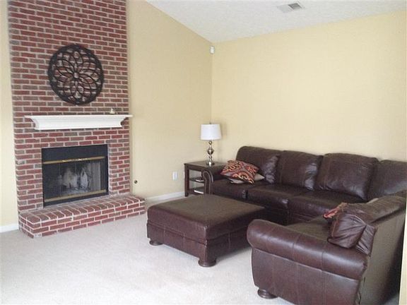 3rd image of 721 Lauren Dr