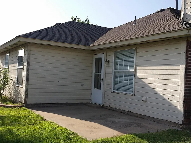1408 Buena Vista Cir — Photo 15