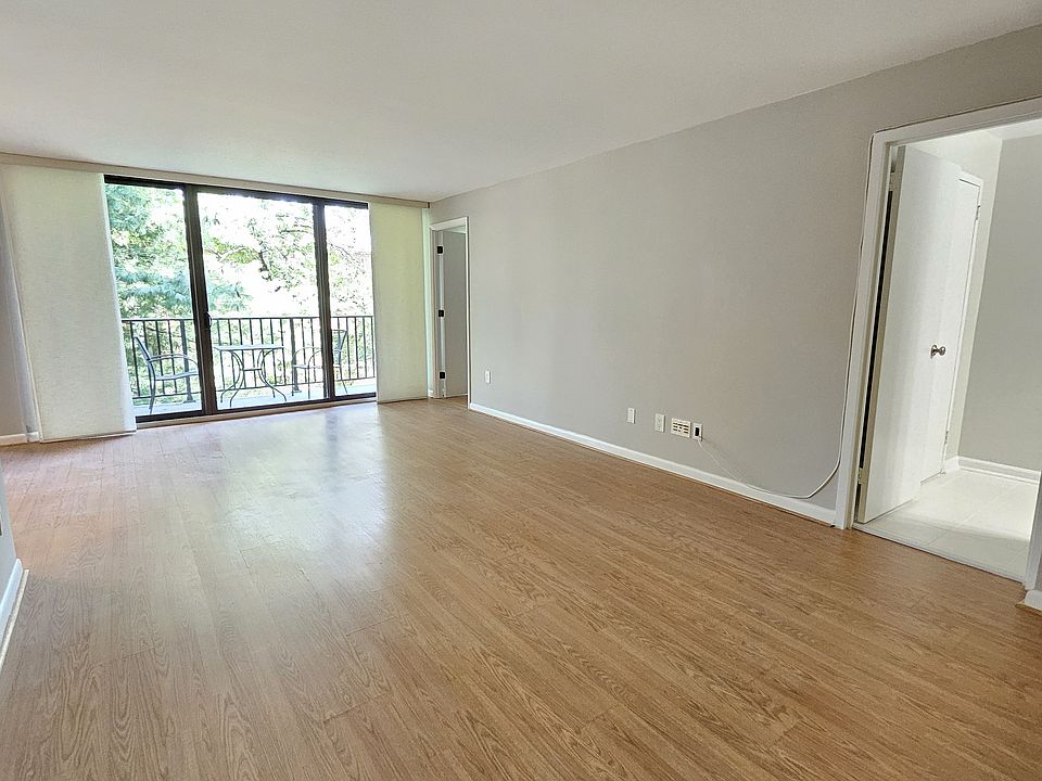 1st image of 1510 12th St N APT 302