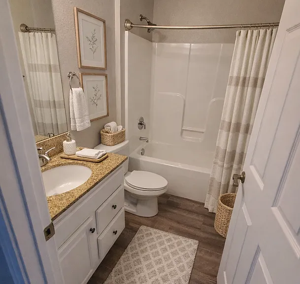 Owens Lake Commons Apartments & Townhomes — Photo 89