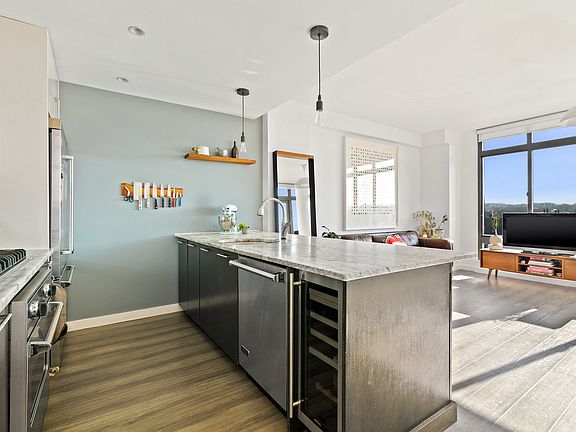 3rd image of 500 4th Ave APT 10D