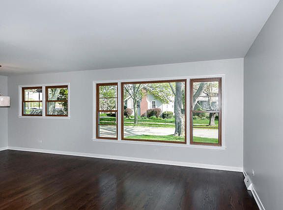 3rd image of 1277 E Walnut Ave