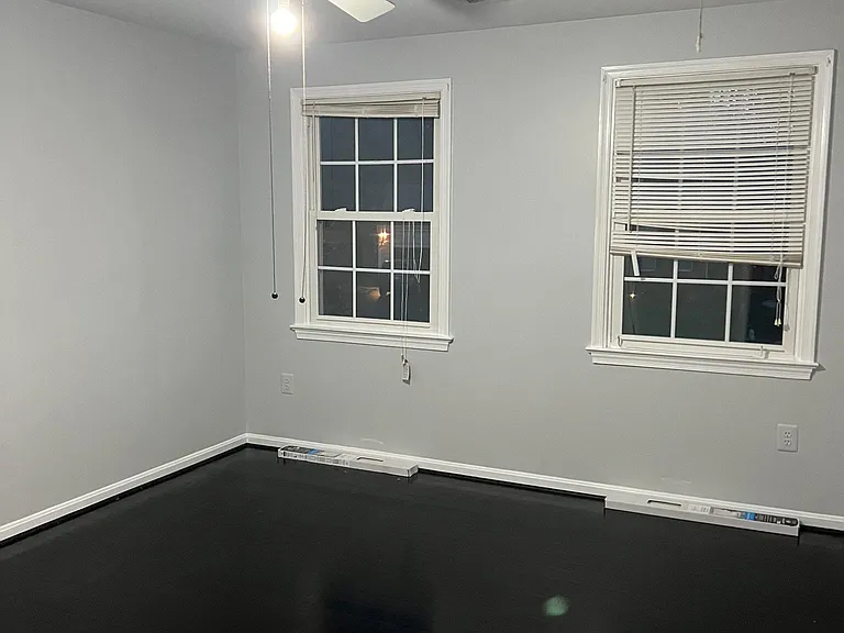 Bedroom 4 size : 10' x 11'