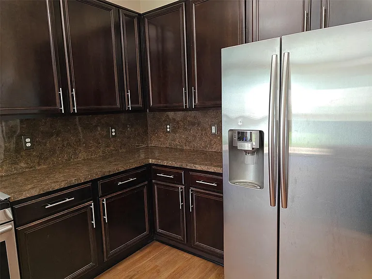 7915 Moss Springs Ct — Photo 15