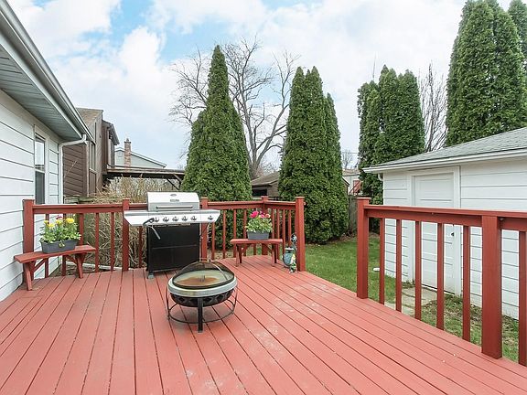3rd image of 548 N La Londe Ave