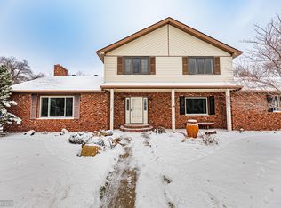 44 35th Ave NE, Fargo, ND 58102