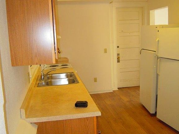 4th image of 516 W Washington Ave #1