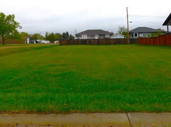 301 Niblock St, Bawlf, AB T0B 2K0