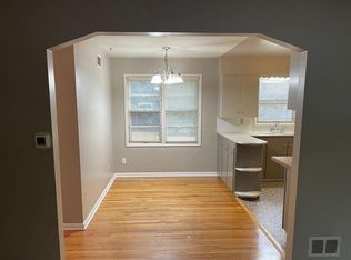 9273 SE Taylor St, Portland, OR