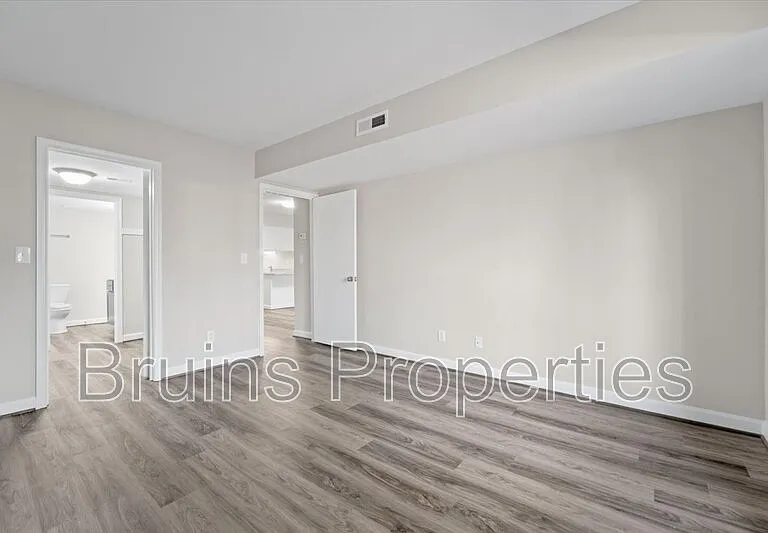 1504 Benjamin Pkwy #C-1 — Photo 9