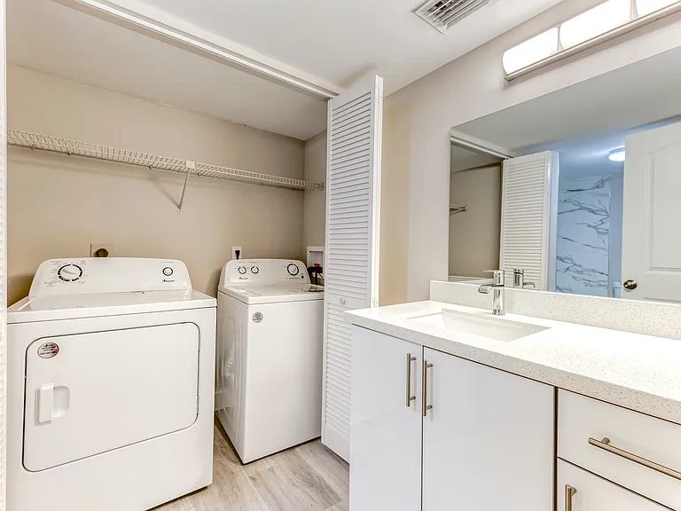 Delray Place Apartments — Photo 24