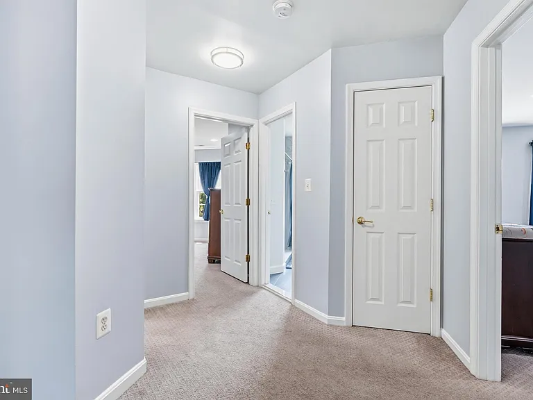 13922 Rutgers Ct — Photo 34