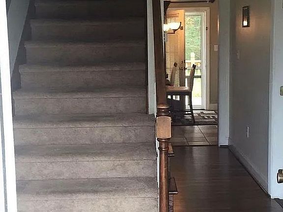 4th image of 5889 McDonald Rd