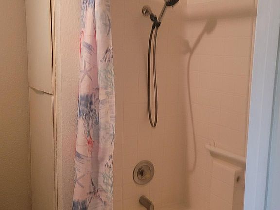 3rd image of 9216 Flora Vista St