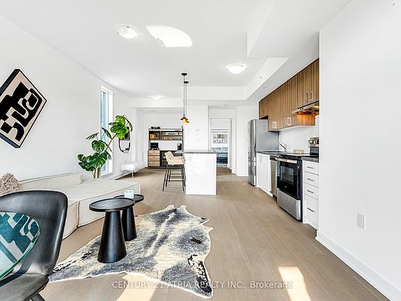 4th image of 184 Angus Dr #8