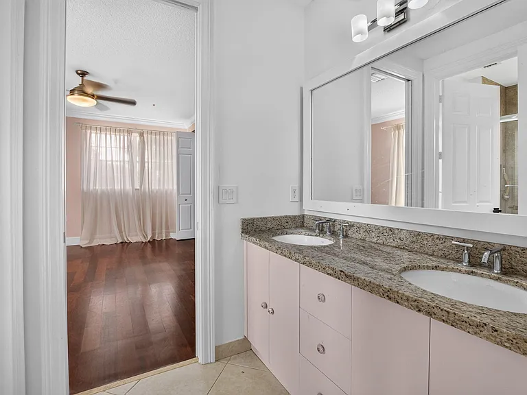 9511 Savona Winds Dr — Photo 52
