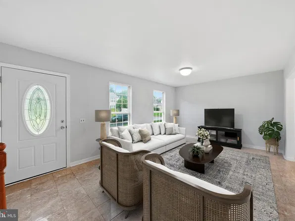 10101 Madronawood Dr, Laurel, MD 20708