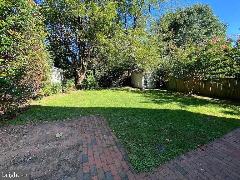 323 S Adams St — Photo 38