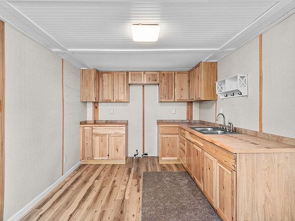 5th image of 214 NW 3rd Ave