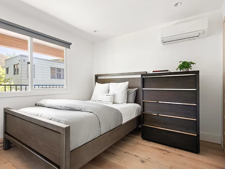 Guest Queen Bedroom