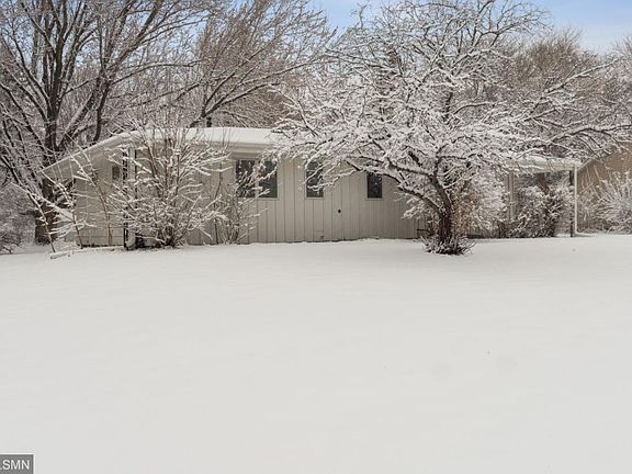 3rd image of 3916 W 102nd St