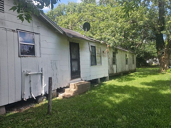 3rd image of 805 Texas St