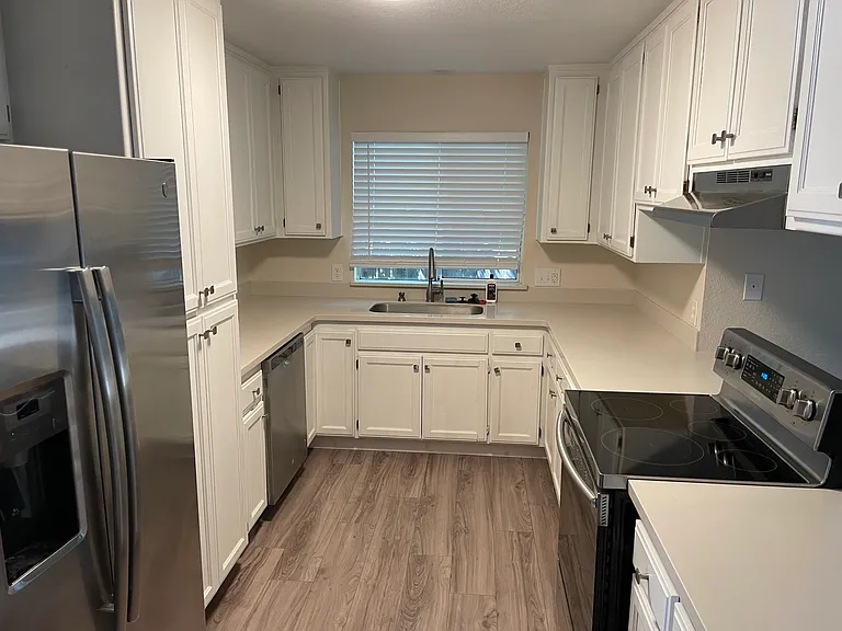402 Butler Ct #B — Photo 4