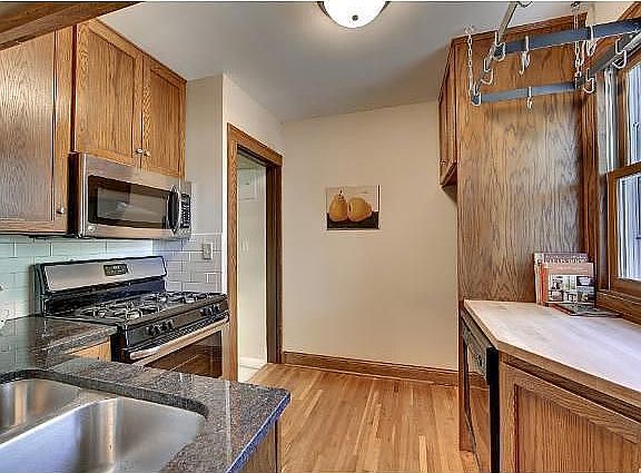 5th image of 2920 36th Ave S