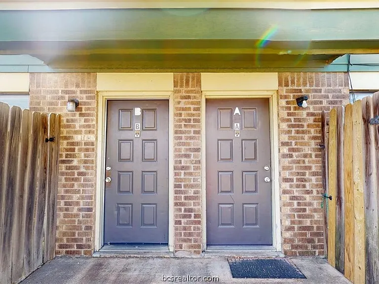 2807 Longmire Dr #B — Photo 2