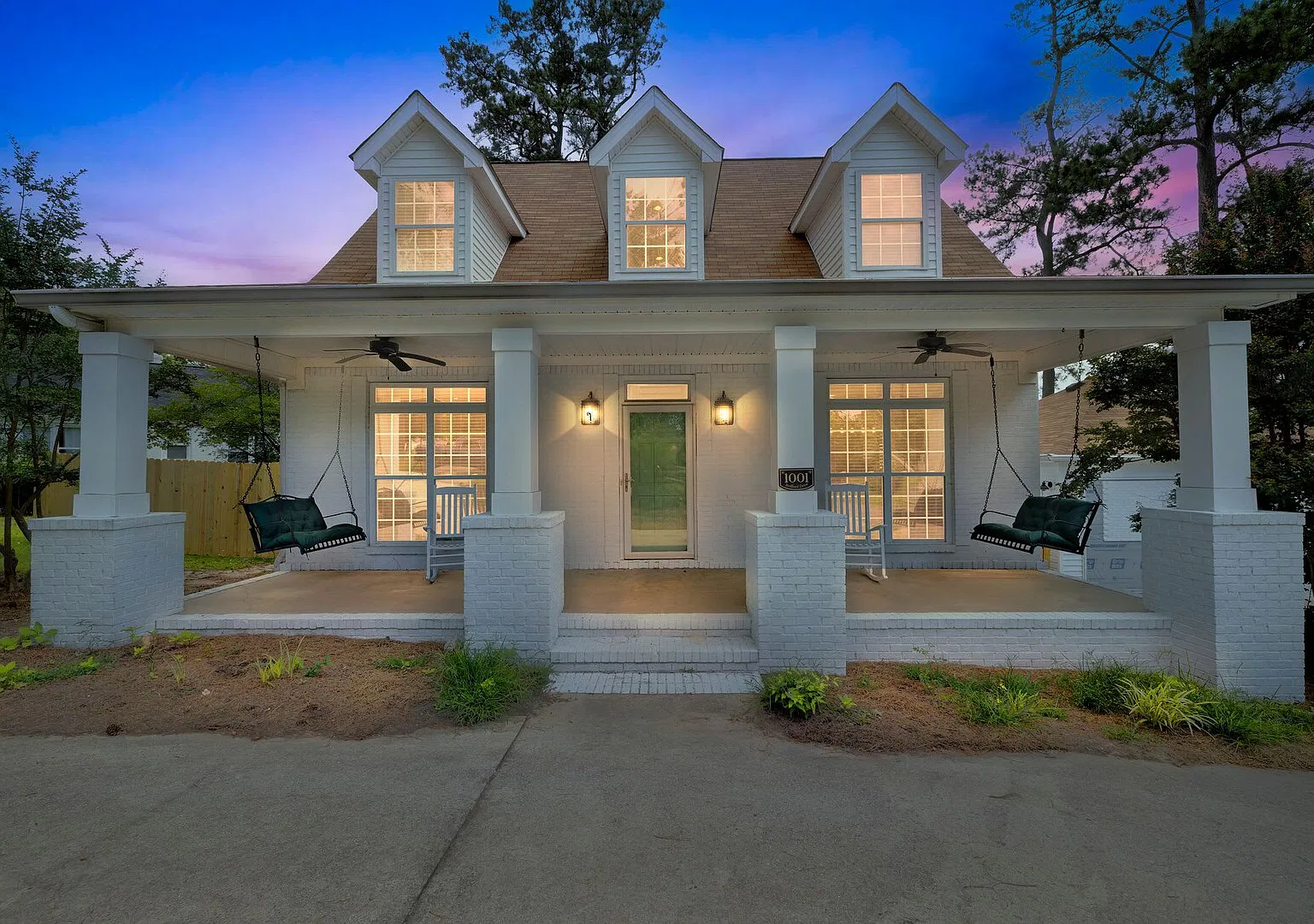 Augusta Retreat: 5 Min to Masters, Porch & Deck — Photo 2