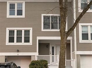 10 Brookridge Ct, Rye Brook, NY 10573