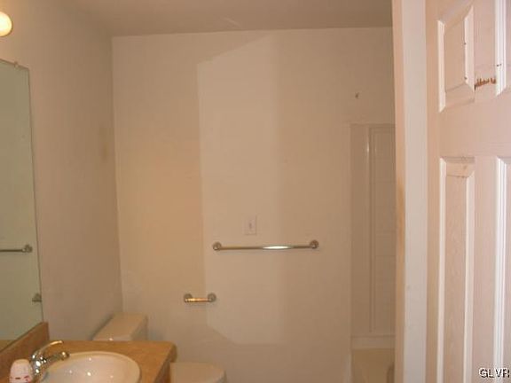 5th image of 1808 Merlot Dr #B