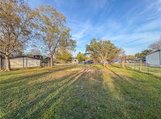 907 Westview Cir, Caldwell, TX 77836