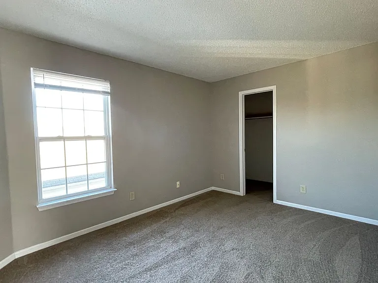 2594 Chilton Dr — Photo 16