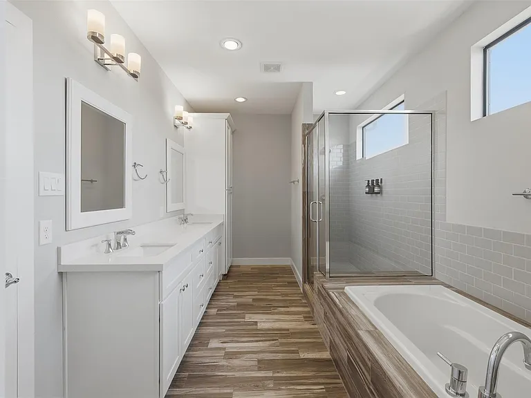 2403 Everett St #A — Photo 16