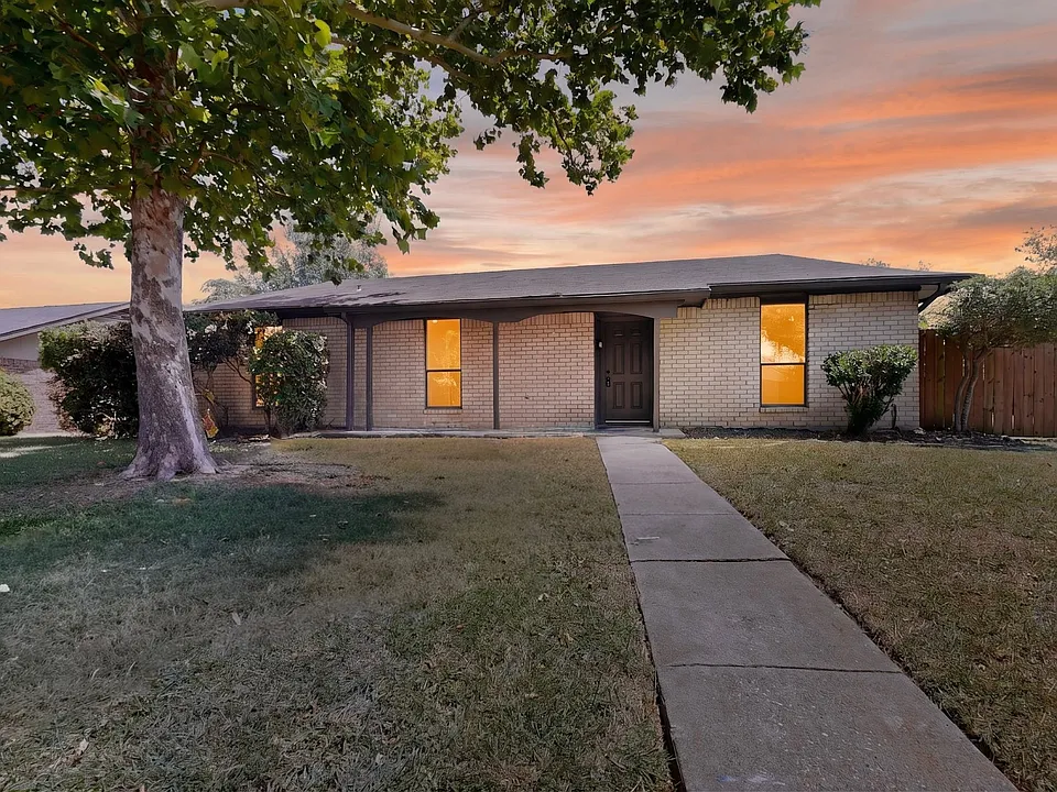 2938 Churchill Way