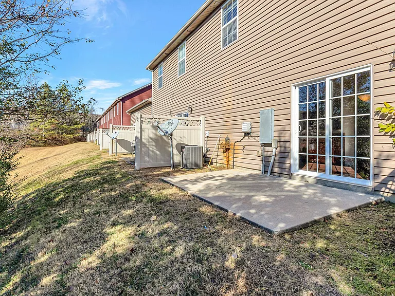 8103 Valley Oak Dr — Photo 23