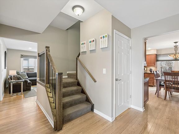 3rd image of 405 Caren Dr