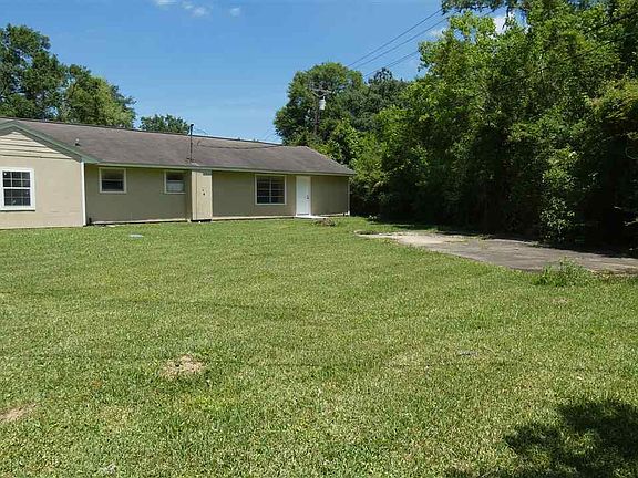 3rd image of 210 County Road 857