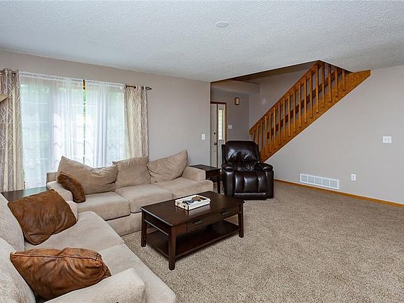 4th image of 1418 8th Ave SE